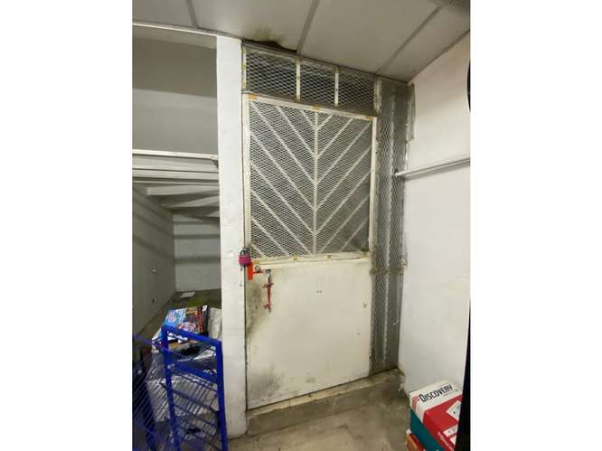 LOCAL COMERCIAL / CERRO VIENTO / 360M / DIVISION / DOS NIVEL / ESQUINA