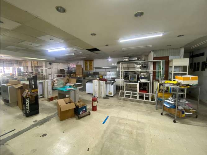 LOCAL COMERCIAL / CERRO VIENTO / 360M / DIVISION / DOS NIVEL / ESQUINA