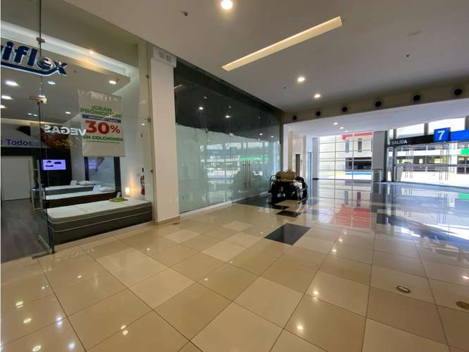 REMATE DE LOCAL 80M EN  WESTLAND MALL CON DOS DIVISIONES PLANTA BAJA - Imagen 2