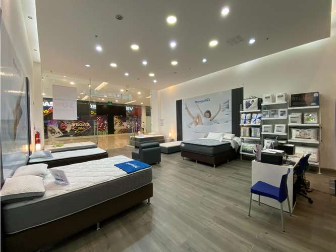 REMATE DE LOCAL 80M EN  WESTLAND MALL CON DOS DIVISIONES PLANTA BAJA - Imagen 11