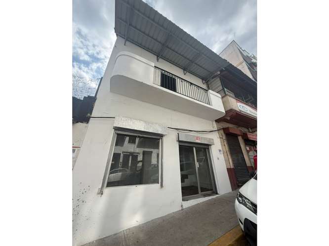 SE ALQUILA LOCAL COMERCIAL CASCO ANTIGUO 50M 2 NIVELES REMODELADO