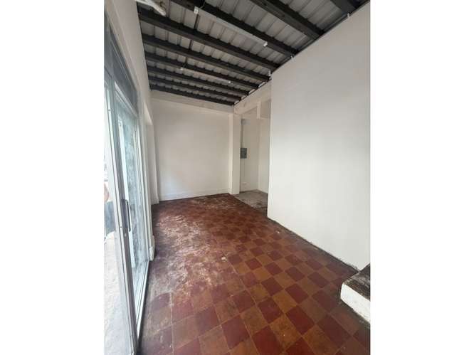 SE ALQUILA LOCAL COMERCIAL CASCO ANTIGUO 50M 2 NIVELES REMODELADO