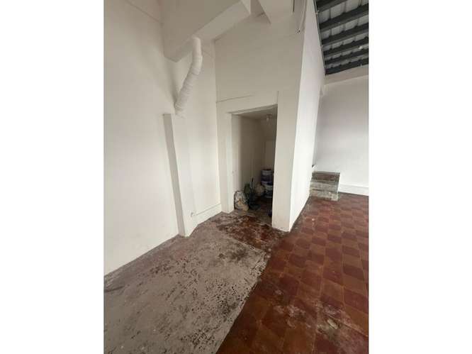 LOCAL COMERCIAL / CASCO ANTIGUO / 50M / 2 NIVELES / REMODELADO