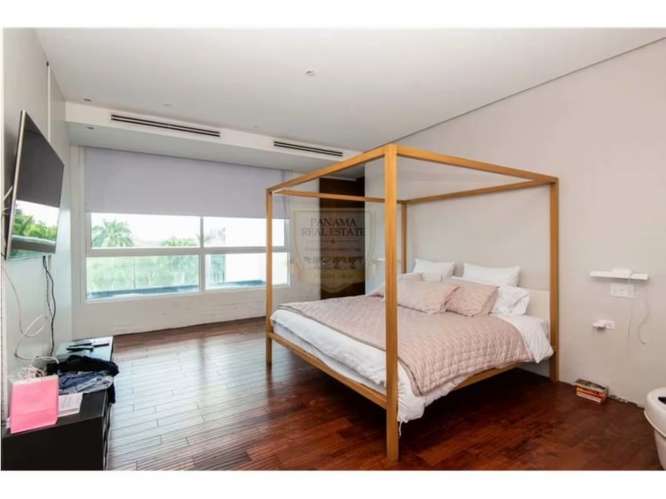 OPORTUNIDAD! REMODELADO - 583 MTS - 4 HABITACIONES - $1,700,000 DL - Imagen 4