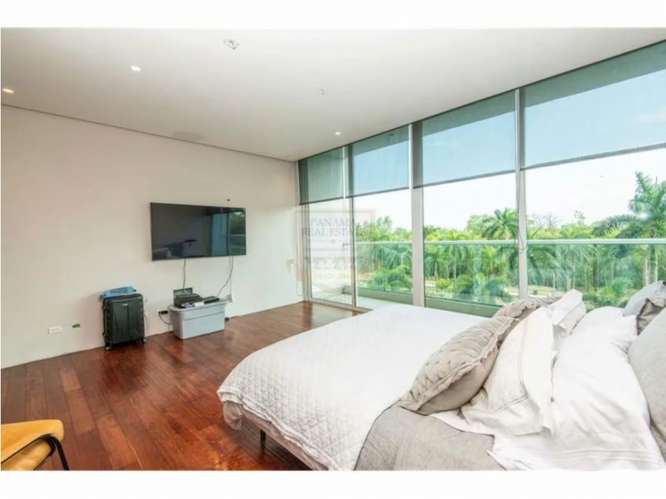 OPORTUNIDAD! REMODELADO - 583 MTS - 4 HABITACIONES - $1,700,000 DL - Imagen 8
