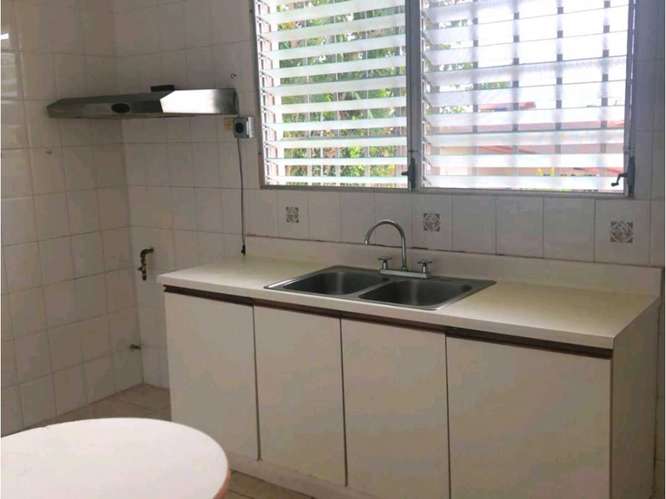 EN VENTA CASA BRISAS DEL GOLF