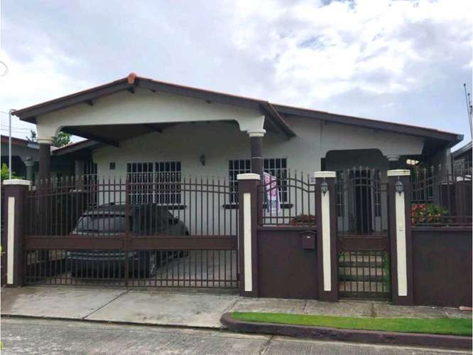EN VENTA CASA BRISAS DEL GOLF