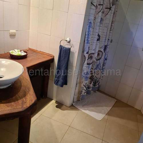 Venta de Casa Dúplex de Playa Amoblada Frente al Mar en Saboga Casa de Playa 1559.55 m², 27GP1928