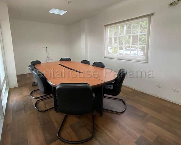 Alquiler de Casa Comercial en Clayton KF