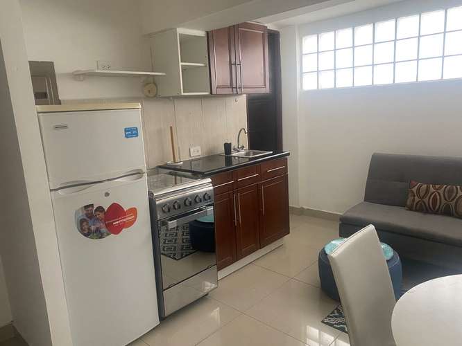 ALQUILO APARTAMENTO EN PLANTA BAJA CON TERRAZA Y JARDIN-INCLUYE SERVICIOS