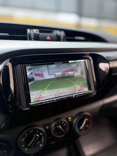 HERMOSA TOYOTA HILUX AUTOMÁTICO SEMI FULL 2022