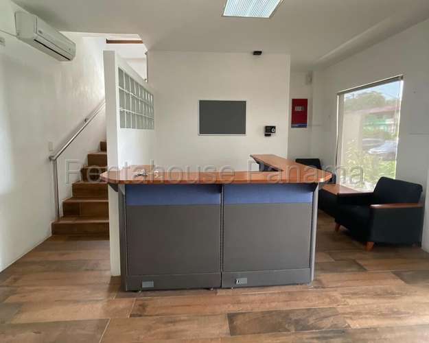 Alquiler de Casa Comercial en Clayton MPM27-3303