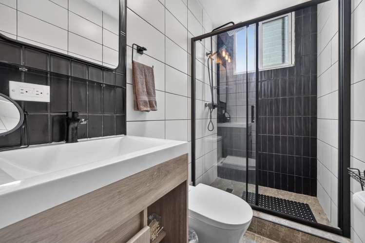 Incredible Remodeled Turnkey Apartment for Sale in El Cangrejo - Imagen 17