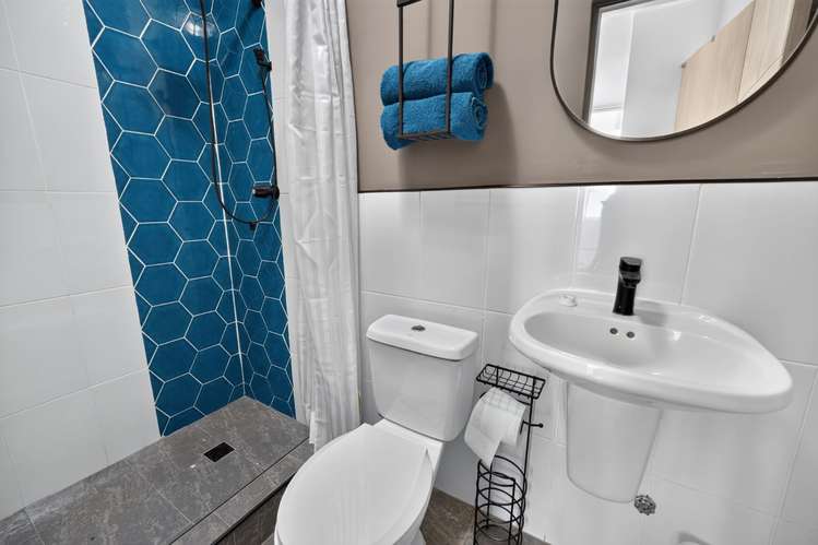 Incredible Remodeled Turnkey Apartment for Sale in El Cangrejo - Imagen 18