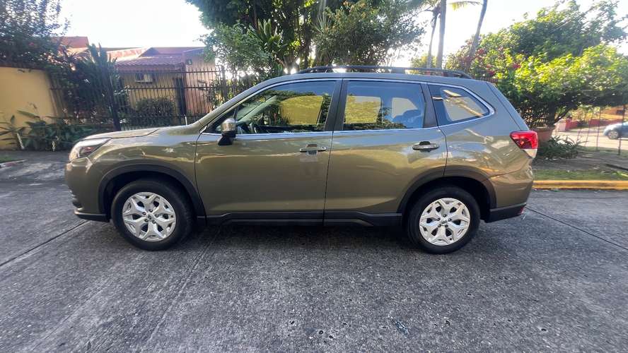 Vendo Subaru forester 2022 