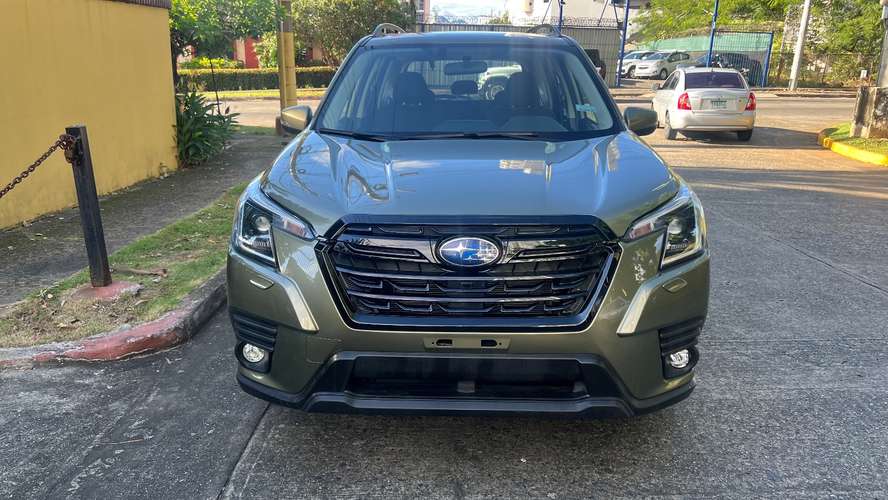 Vendo Subaru forester 2022 