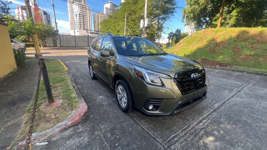 Vendo Subaru forester 2022 