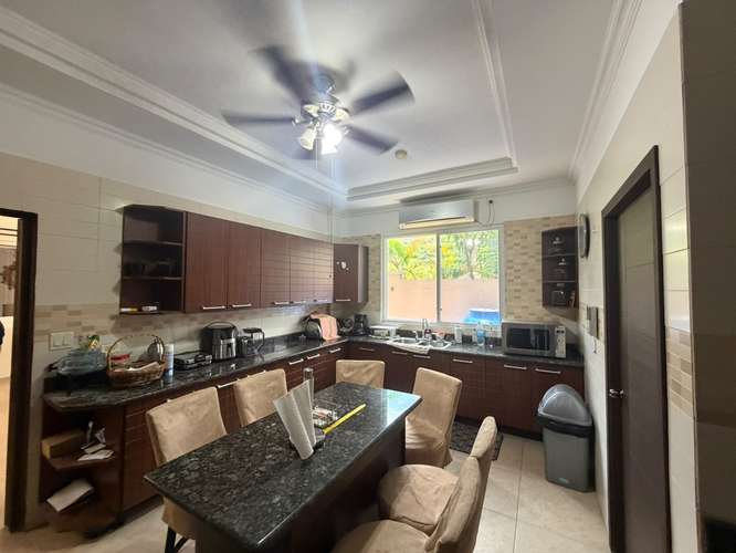 Casa en Venta en Altos del Country | 348 m² | 3 Recámaras | Terraza | Piscina | $475,000 - Imagen 12
