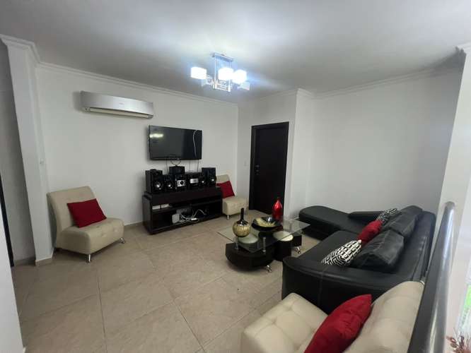 Casa en Venta en Altos del Country | 348 m² | 3 Recámaras | Terraza | Piscina | $475,000 - Imagen 2