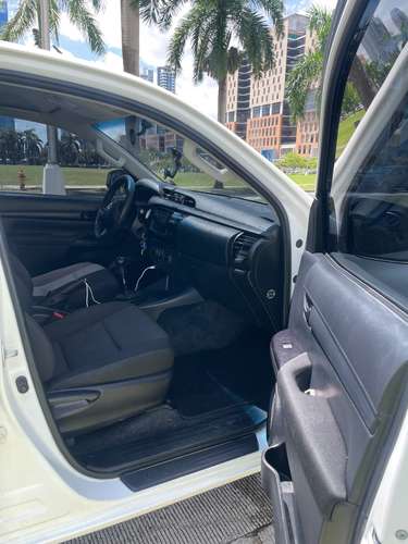 Vendo Toyota Hilux 2023 4x4 