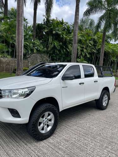 Vendo Toyota Hilux 2023 4x4 