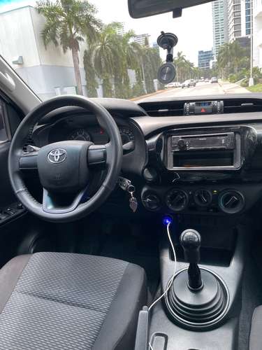 Vendo Toyota Hilux 2023 4x4 