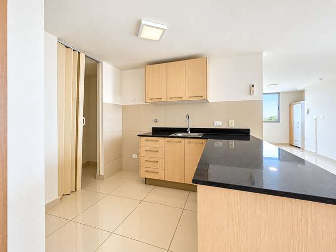 VENTA en PH Torres de Castilla, VIA ESPAÑA 84 M2 / 2 recámaras + den - Imagen 3