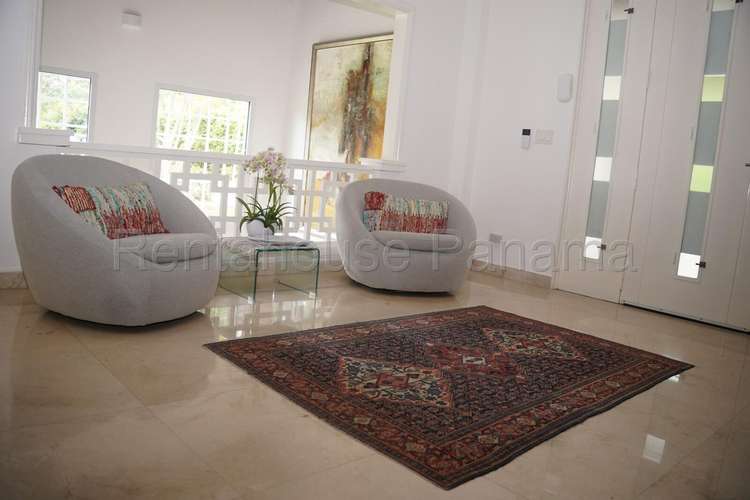 Casa de 6 dormitorios en Albrook Ancón | amplios espacios y vistas panorámicas MDR 27-3261 - Imagen 2