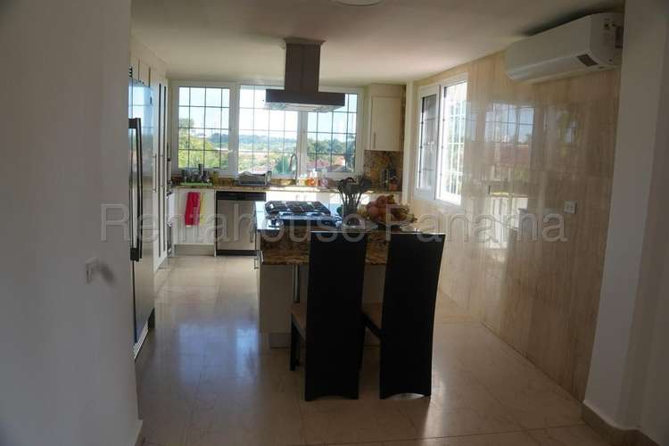 Casa de 6 dormitorios en Albrook Ancón | amplios espacios y vistas panorámicas MDR 27-3261 - Imagen 11