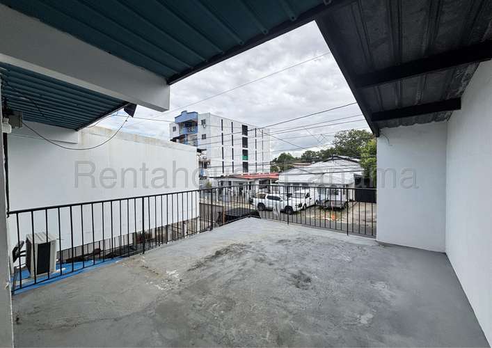 Venta de Casa Comercial en Parque Lefevre NS - Imagen 12