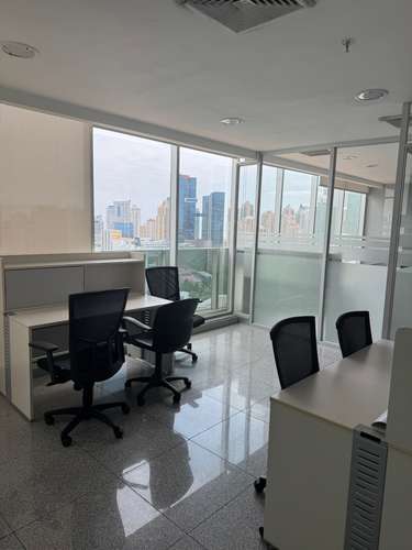 ALQUILO OFICINA EJECUTIVA AMOBLADA DE 188 M² EN F&F TOWER, CALLE 50 | VISTA AL MAR, BALCÓN Y 3 ESTACIONAMIENTOS
