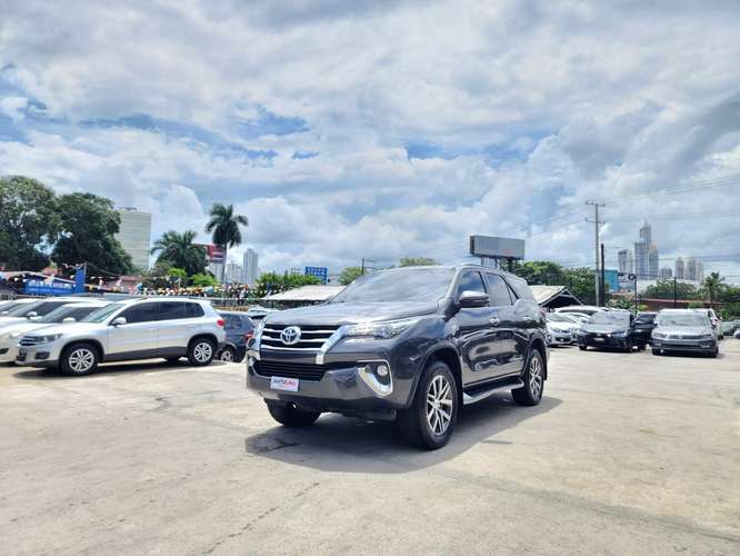Toyota Fortuner 2020