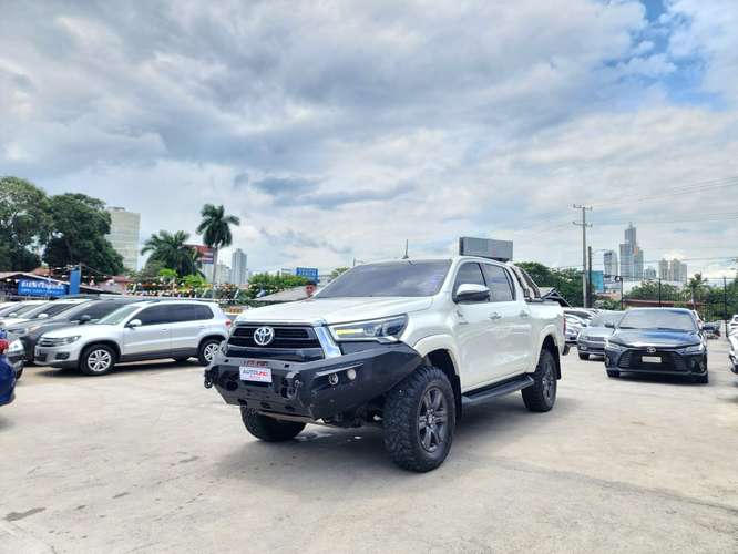 Toyota Hilux 2021 - Imagen 1