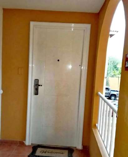 SE ALQUILA APARTAMENTO SEMIAMOBLADO