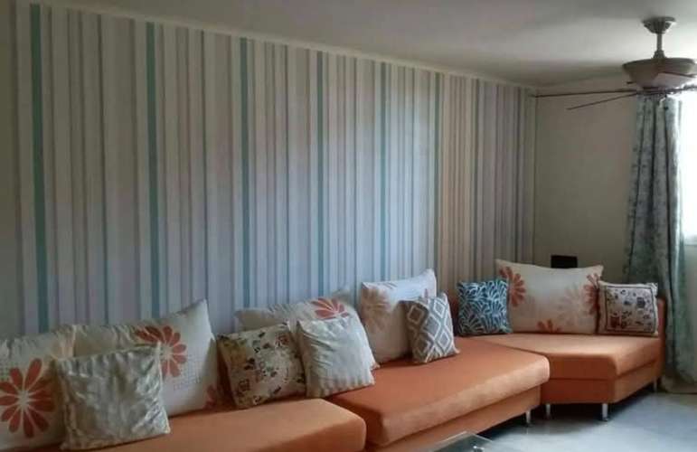 SE ALQUILA APARTAMENTO SEMIAMOBLADO