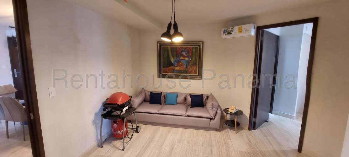 Alquiler de Apartamento en Costa del Este 27-2581CUR