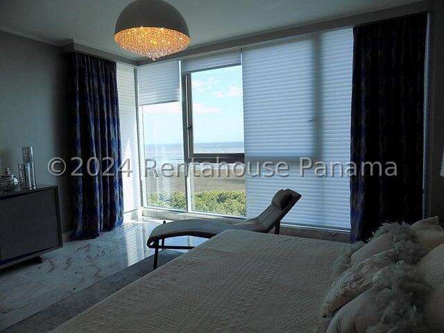 Alquiler de Apartamento en Costa del Este 26-6147CUR