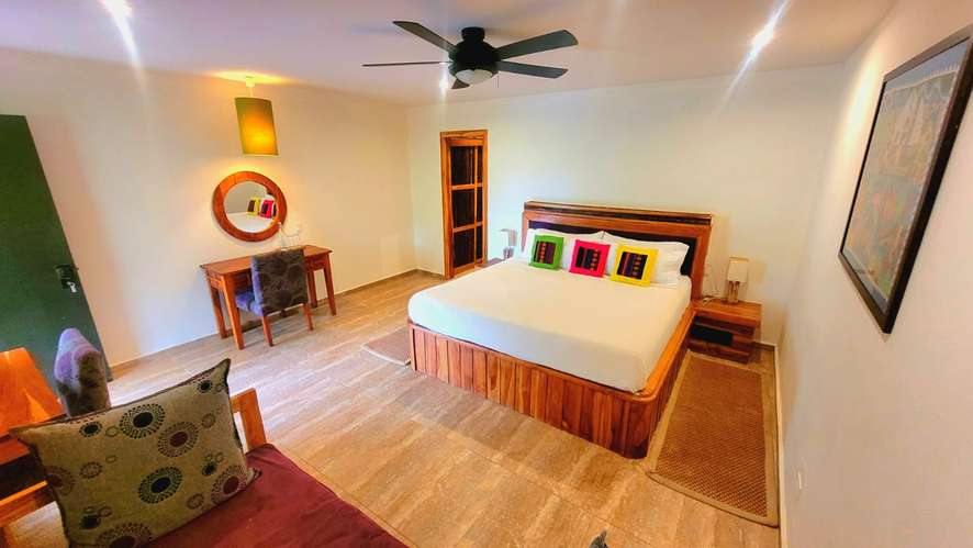 Venta hotel ecológico en Cerro Azul - Imagen 2