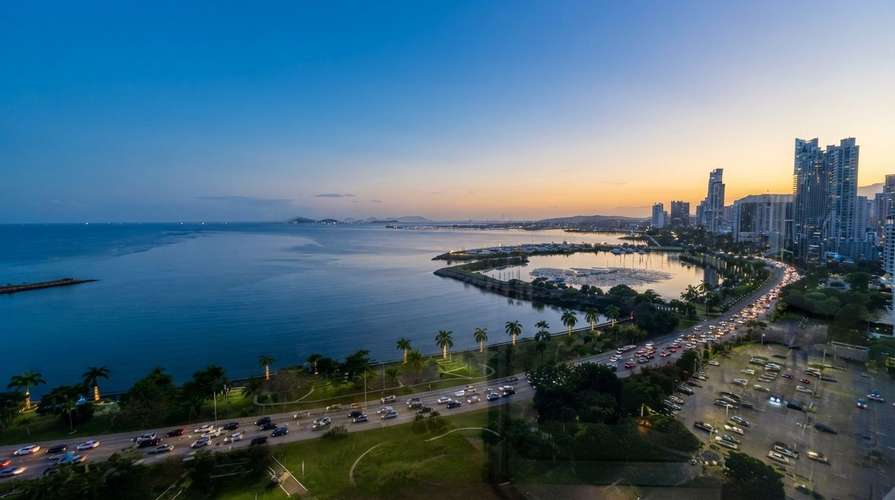 AVENIDA BALBOA I 165 M² I AMOBLADO I 2 RECAMARAS I VISTA AL MAR