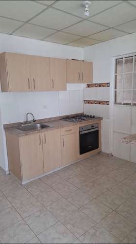 Alquilo casa en Hacienda santa Fe 600$ mas info  - Imagen 2
