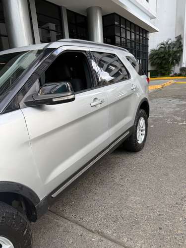 se vende ford explorer 2018