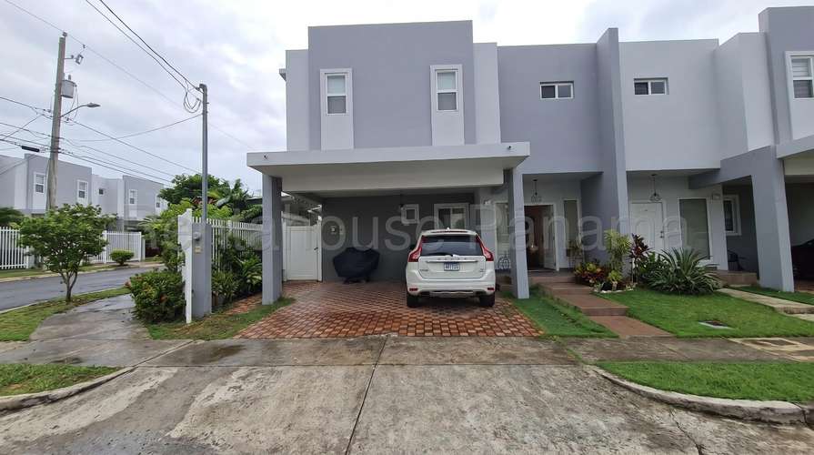 Vendo Apartamento en Brisas Del Golf LC27-3277