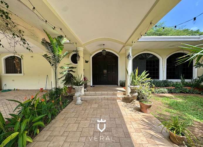 Alquiler de Casa con piscina + terraza + BBQ - Albrook, Panamá (MM)