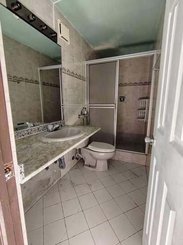 Alquilo apartamento antiguo disfuncional en el cangrejo  - Imagen 7