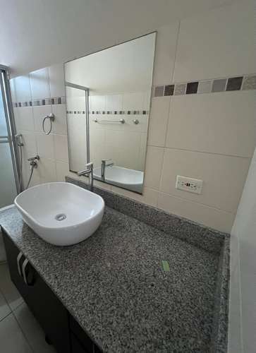 Se alquila habitación privada para 1 persona 