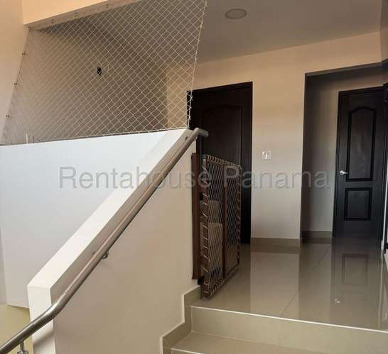 Alquiler de casa en Costa Verde Hills 27-3330CM