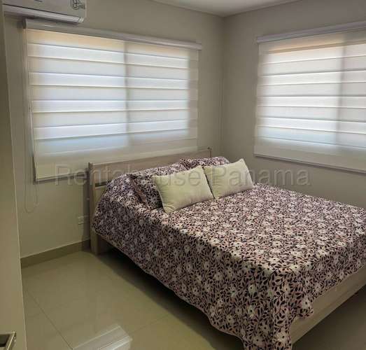 Alquiler de casa en Costa Verde Hills 27-3330CM