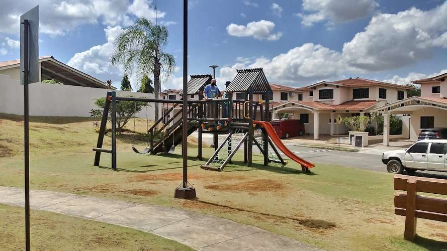 Alquiler de casa en Costa Verde Hills 27-3330CM