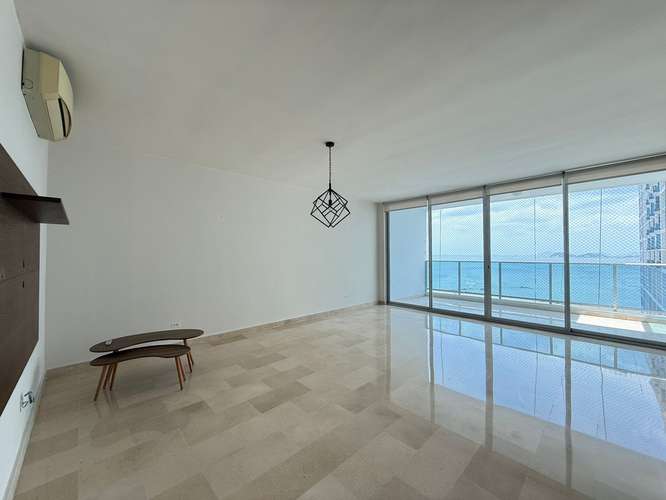 Alquiler de apartamento con Linea Blanca - Avenida Balboa - L.G.