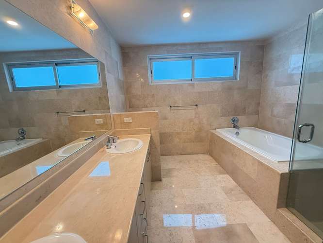 Alquiler de apartamento con Linea Blanca - Avenida Balboa - L.G.